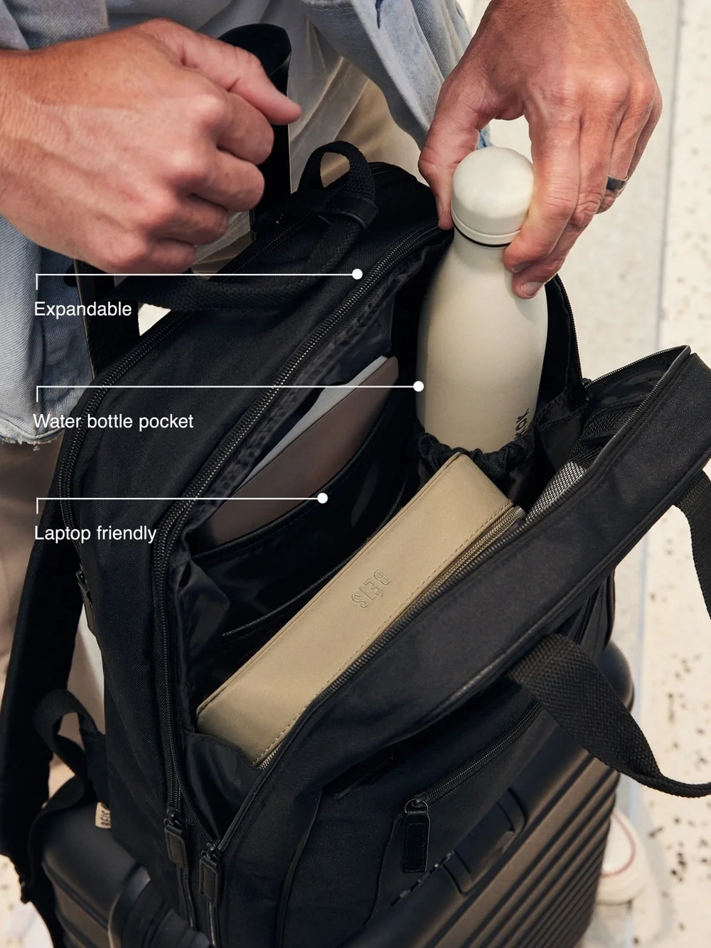 BEIS The Expandable Backpack in Black